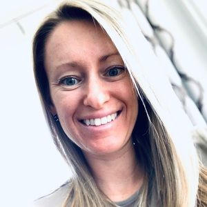 Meet your Posher, Véronique